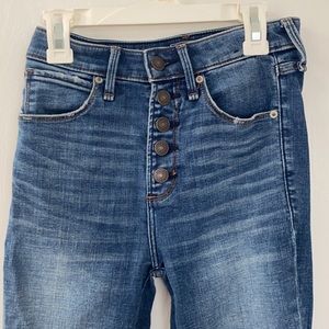 Abercrombie high rise ankle jeans! Raw hem! Worn once